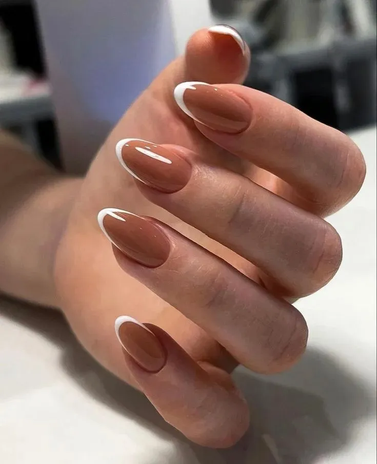 16 Simple Fall Nails That Make Your Autumn Look Instantly Better 5 Brown French Tip Nails