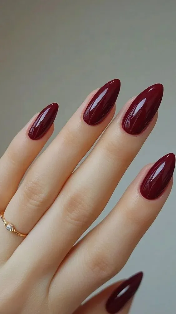 16 Cute Fall Nails That Make Your Cozy Season Look 10x Better 5 Burgundy Wine Nails