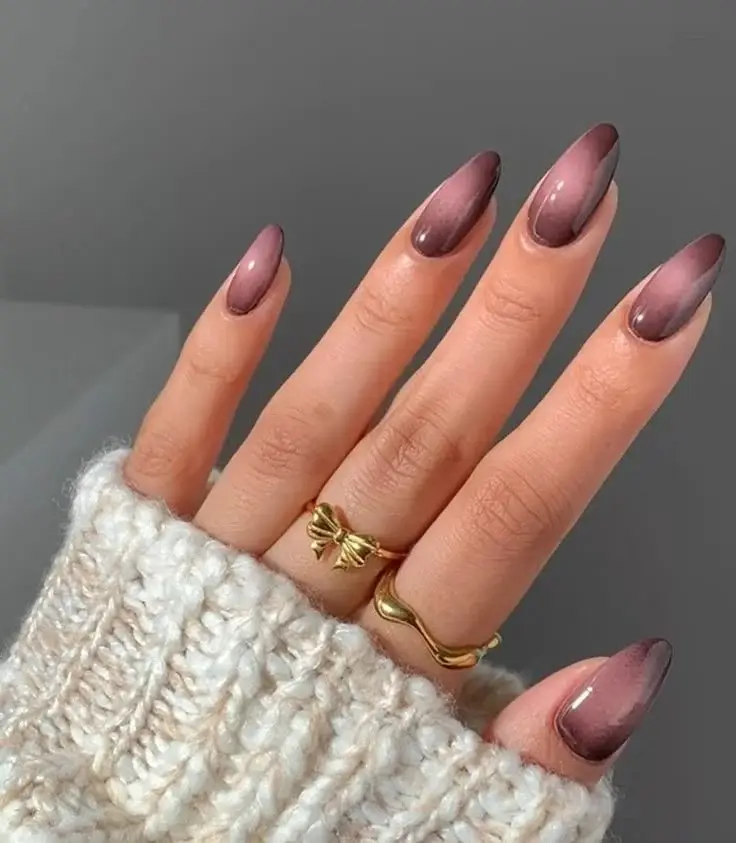 14 Fall Aura Nails That Make Autumn Colors Feel So Much More Interesting 7 Caramel Nude Aura Nails