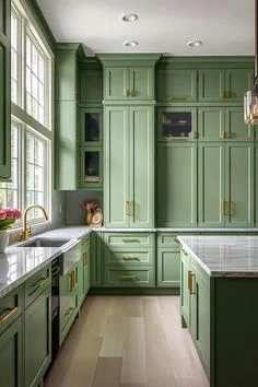 18 Trending Kitchen Ideas Everyone’s Copying Right Now (And Honestly? I Get It) 16 Ceiling Height Cabinets