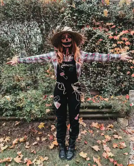 Your Halloween Look Starts Here: 15 Halloween Costume Ideas With Serious Style 3 Fashionable Scarecrow