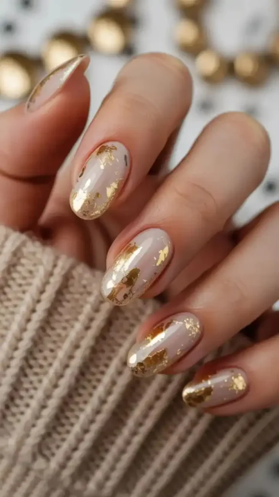 16 Cute Fall Nails That Make Your Cozy Season Look 10x Better 15 Gold Chrome Fall Nails