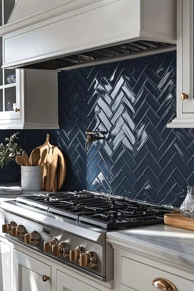 17 Kitchen Backsplash Ideas That Are So Chic, You’ll Suddenly Want to Cook Every Night 12 Herringbone Tile Layout