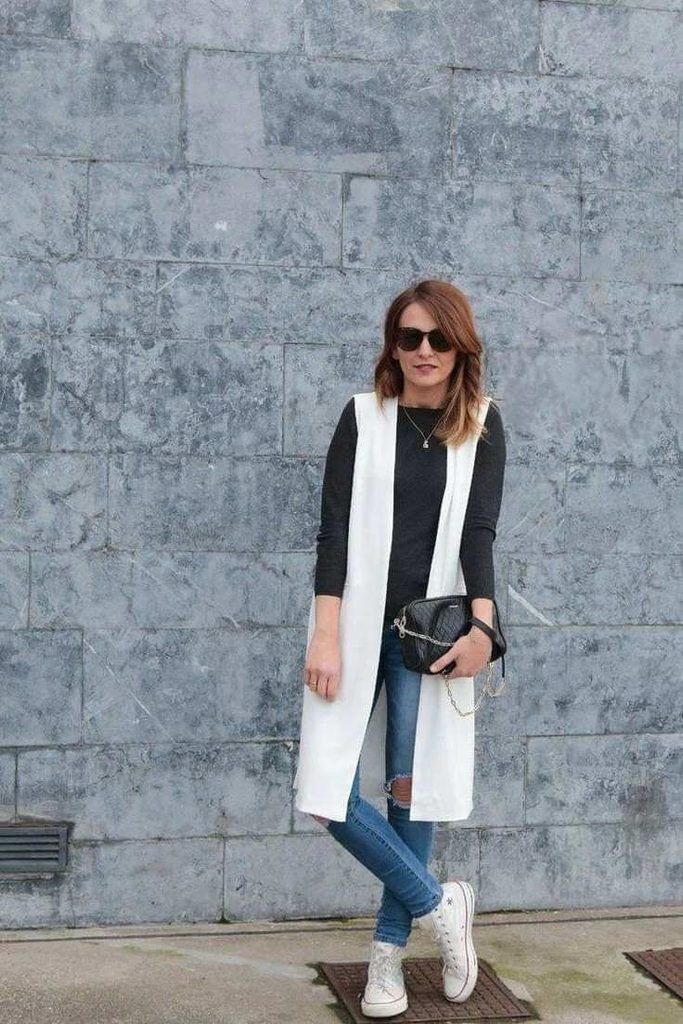 Workday Style Made Simple: 17 Office Fall Outfits to Wear on Repeat 13 Longline Vest With a Monochrome Base