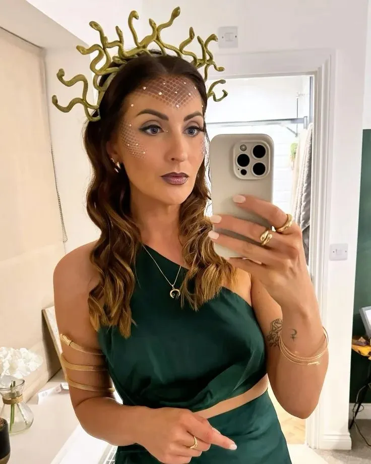 Your Halloween Look Starts Here: 15 Halloween Costume Ideas With Serious Style 7 Medusa Inspired Halloween Look