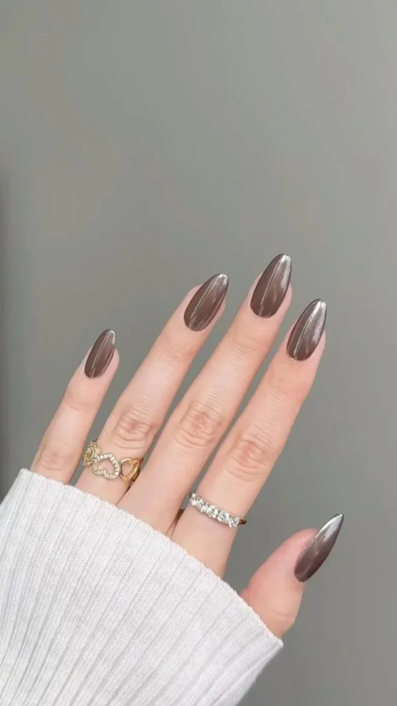 Your Fall Mani Just Got Shinier: 15 Fall Chrome Nails That Feel So Chic 9 Mocha Glazed Chrome Nails