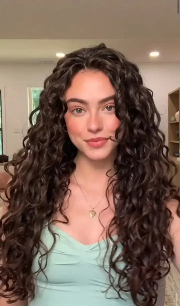 15 Teen Hairstyles Ideas That Make Everyday Hair Feel More Fun 9 Natural Curls with Defined Front Pieces