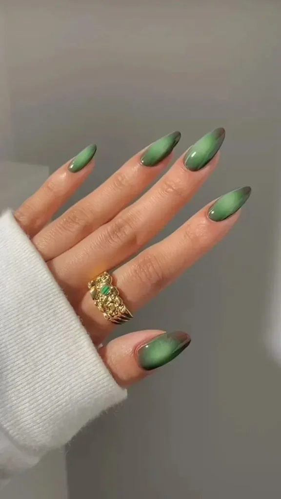 14 Fall Aura Nails That Make Autumn Colors Feel So Much More Interesting 5 Olive Green Aura Nails