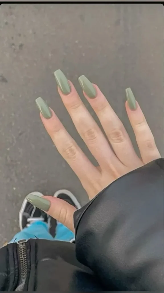 16 Fall Coffin Nails That Make Autumn Manicures Feel Extra Stylish 5 Olive Green Coffin Nails