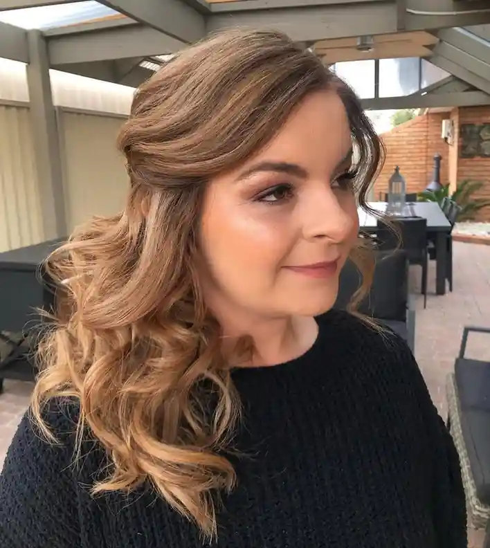 Your Wedding Look Just Got Easier: 16 Simple Wedding Hairstyles That Feel Effortlessly Beautiful 12 Side Swept Curls