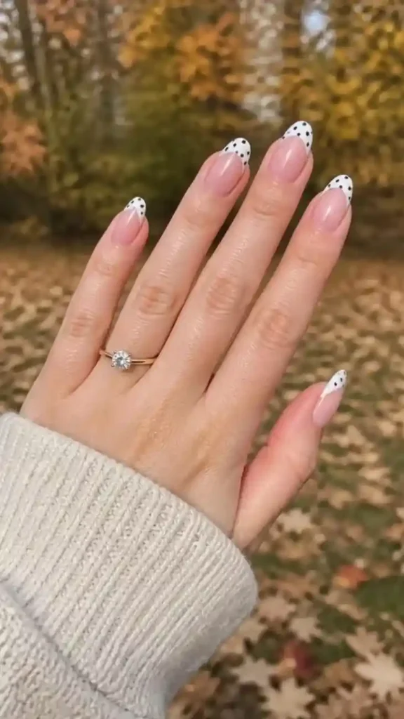 17 Short Fall Nails That Prove Small Nails Can Look Expensive 18 Simple Fall Nail Art With Dots