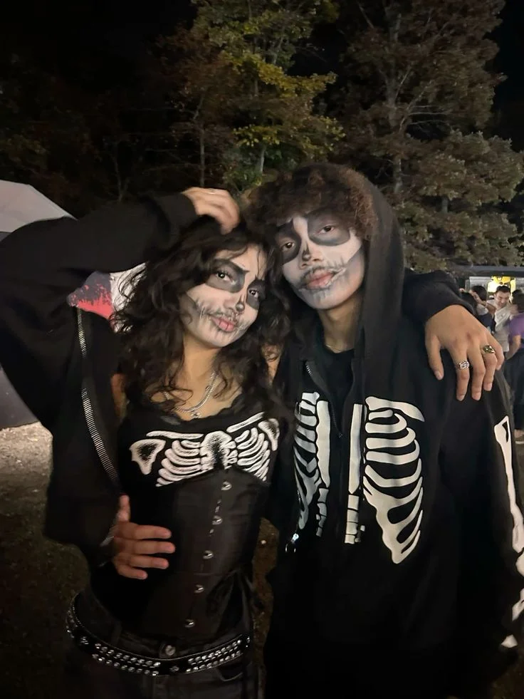 Couple Halloween Costumes That Are Cute, Clever, and Actually Fun to Wear 9 Skeleton Couple in Matching Black
