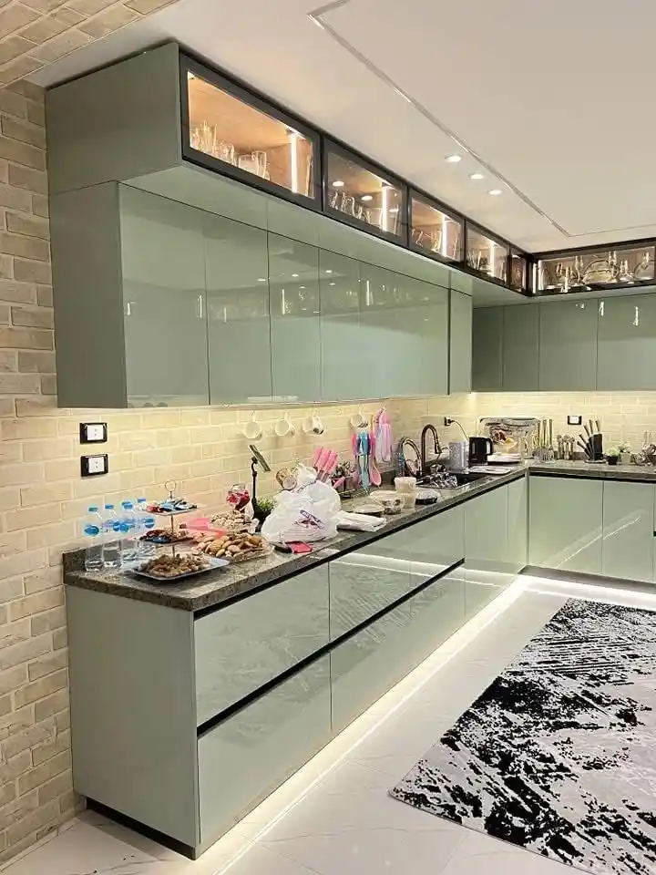 18 Modern Kitchen Ideas That Look Straight Out of a Pinterest Dream (But Are Actually Livable) 15 Sleek Handleless Cabinets