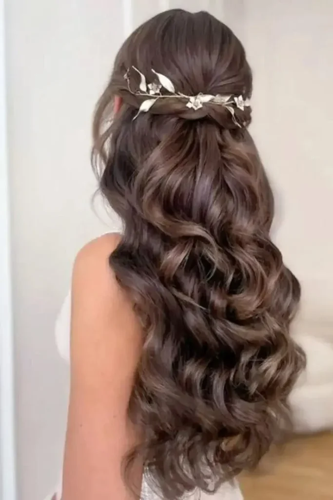 The Bridal Lookbook: 18 Wedding Hairstyles with Veil That Feel Truly Special 13 Soft Waves with a Floral Veil