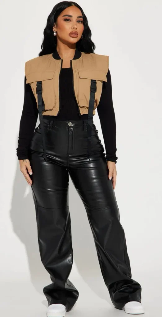 From Caramel to Chocolate: 16 Brown Fall Outfits That Look So Chic 5 Tan Utility Vest With a Black Base