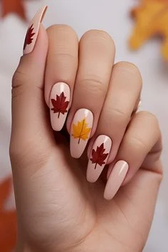 17 Short Fall Nails That Prove Small Nails Can Look Expensive 6 Tiny Leaf Accent Nails