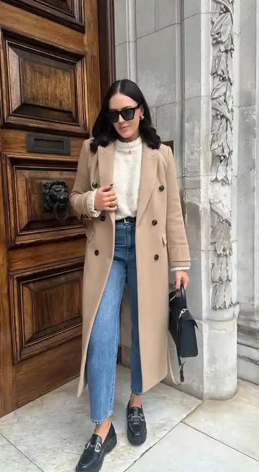 14 Fall Outfits Aesthetic Looks That Make Cozy Dressing Feel Effortlessly Stylish 5 Trench Coat With Jeans and Loafers 1