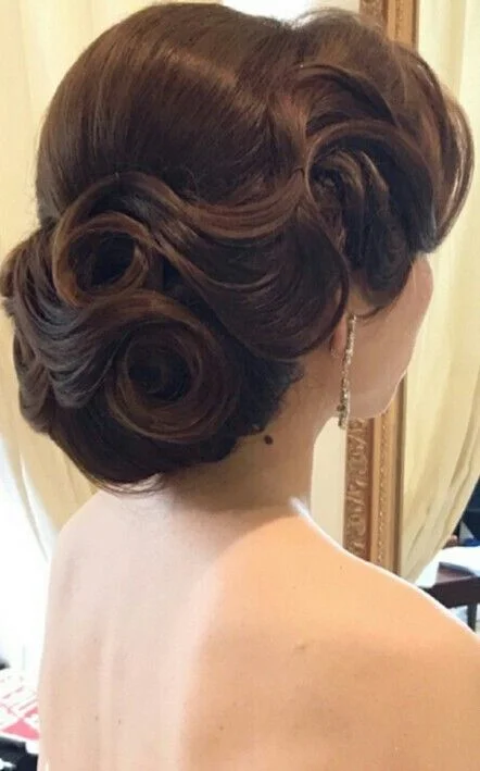 16 Prom Hairstyles for Medium Length Hair That Look Expensive and Totally Pinterest-Worthy 15 Vintage Inspired Rolled Updo