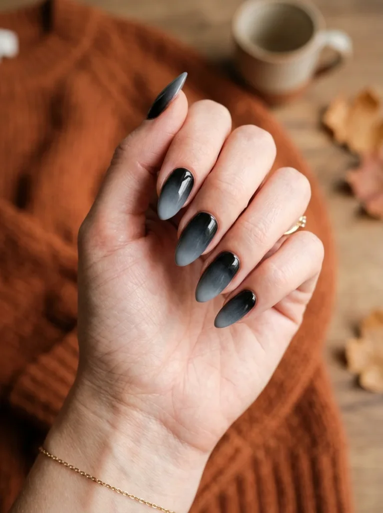 16 Fall Black Nails That Look Like Jewelry, Not Just Polish 11 Black to Grey Ombre