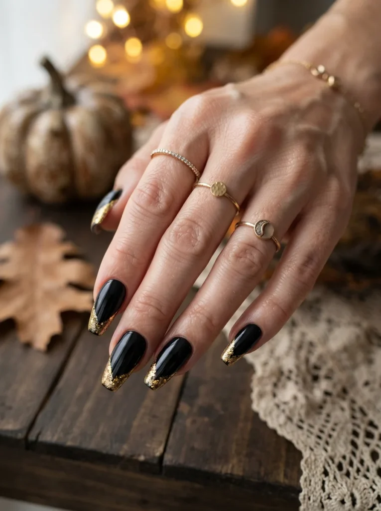 15 Simple Halloween Nails You Can Finish Before Your Tea Gets Cold 9 Gold Tip Black