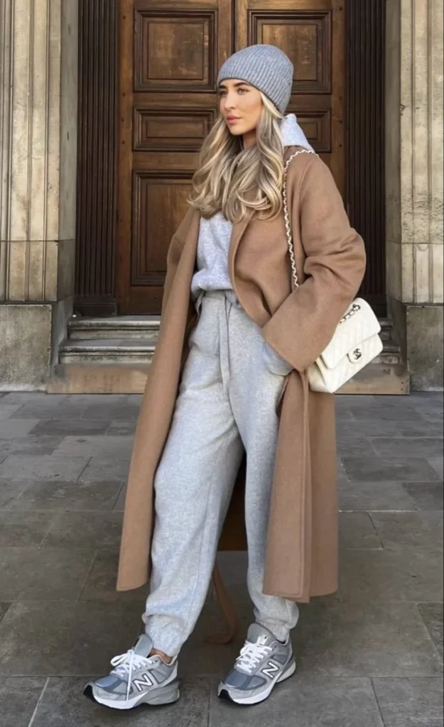14 Fall Outfits With Sweatpants That Look Cozy & Stylish 2 Long Trench Coat With Sweatpants For A Chic Fall Look