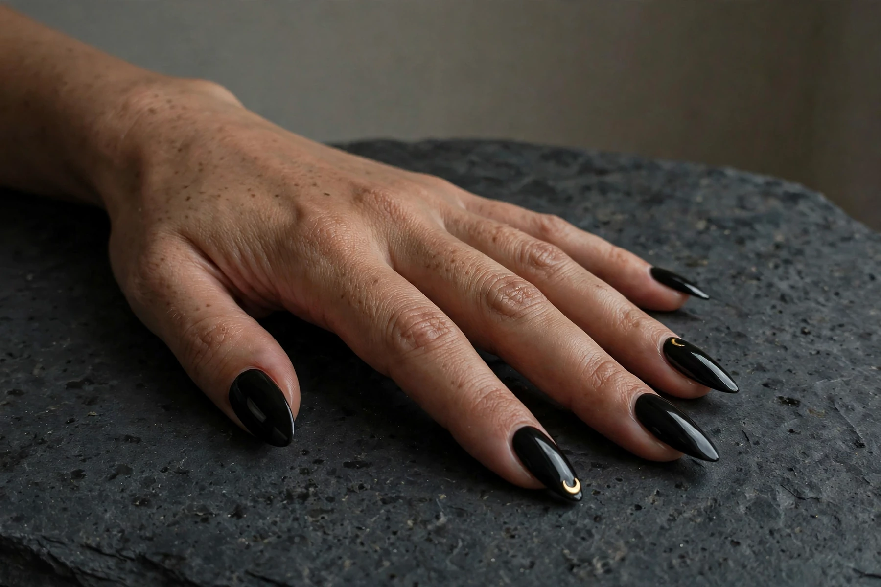 Dark Halloween Nail