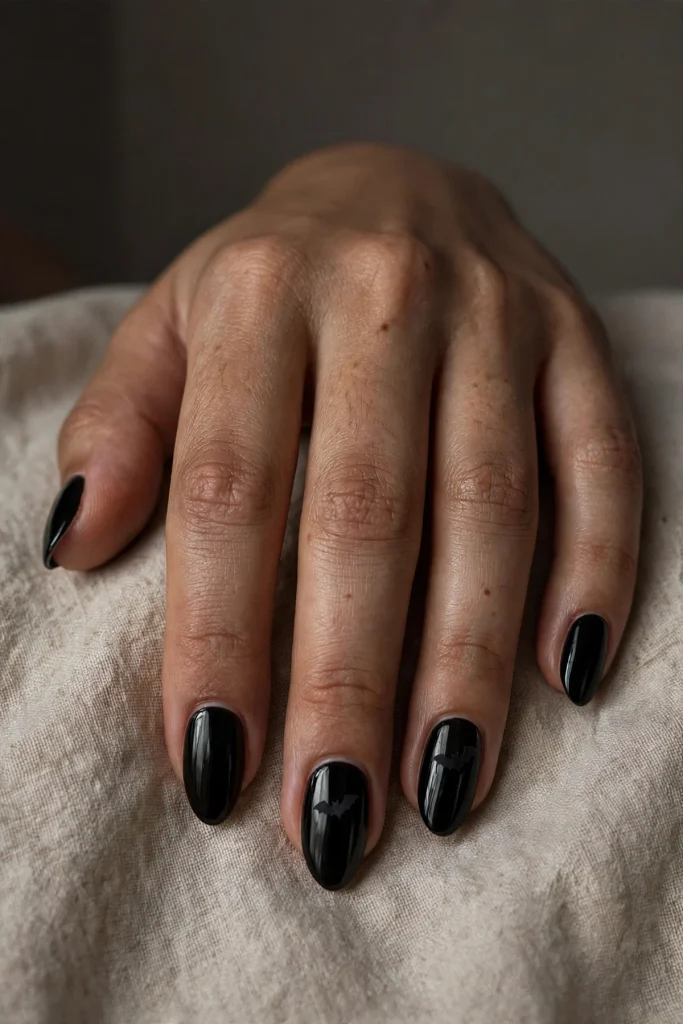 18 Vampire Halloween Nails That Are Dark, Glam, and Dangerous 15 image 1054 683x1024 1