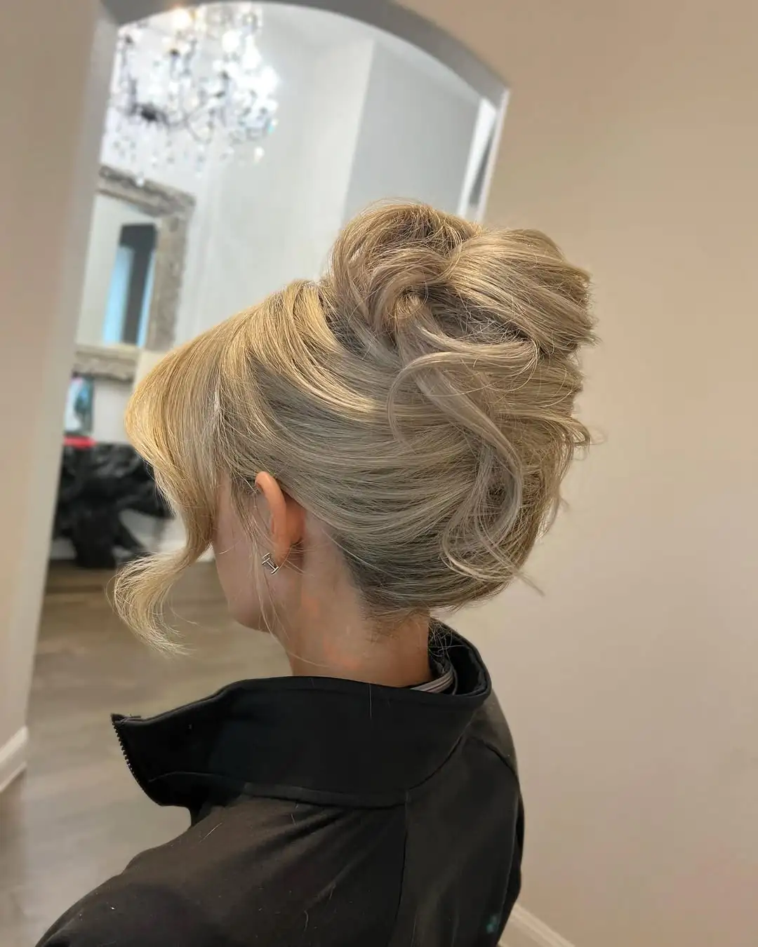 14 Formal Hairstyles Ideas That'll Make You Look Like You Have a Personal Stylist (DIY in 10 Minutes Flat!) 9 Modern French Twist