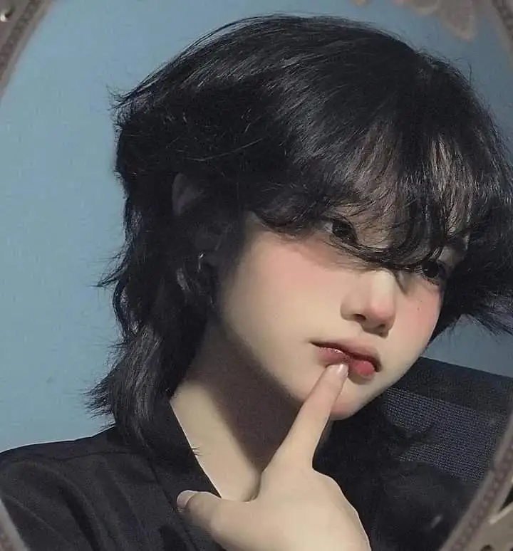 11 Short Wolf Cut Ideas 2026: The Boldest Styles You Need to Try Right Now 7 Mullet-Inspired Short Wolf Cut