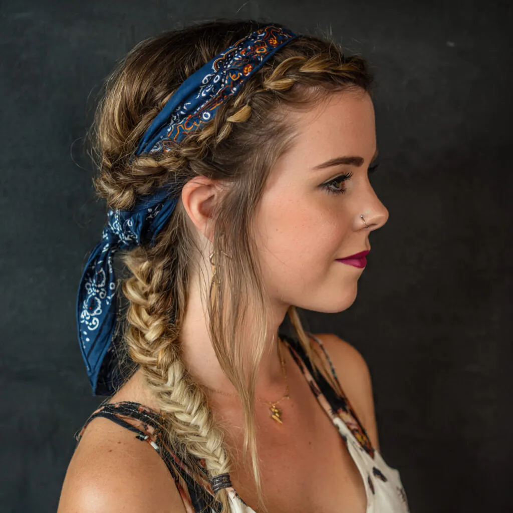 13 Bandana Hairstyle Ideas That Make Any Bad Hair Day Look Planned 11 side braid with a bandana accent