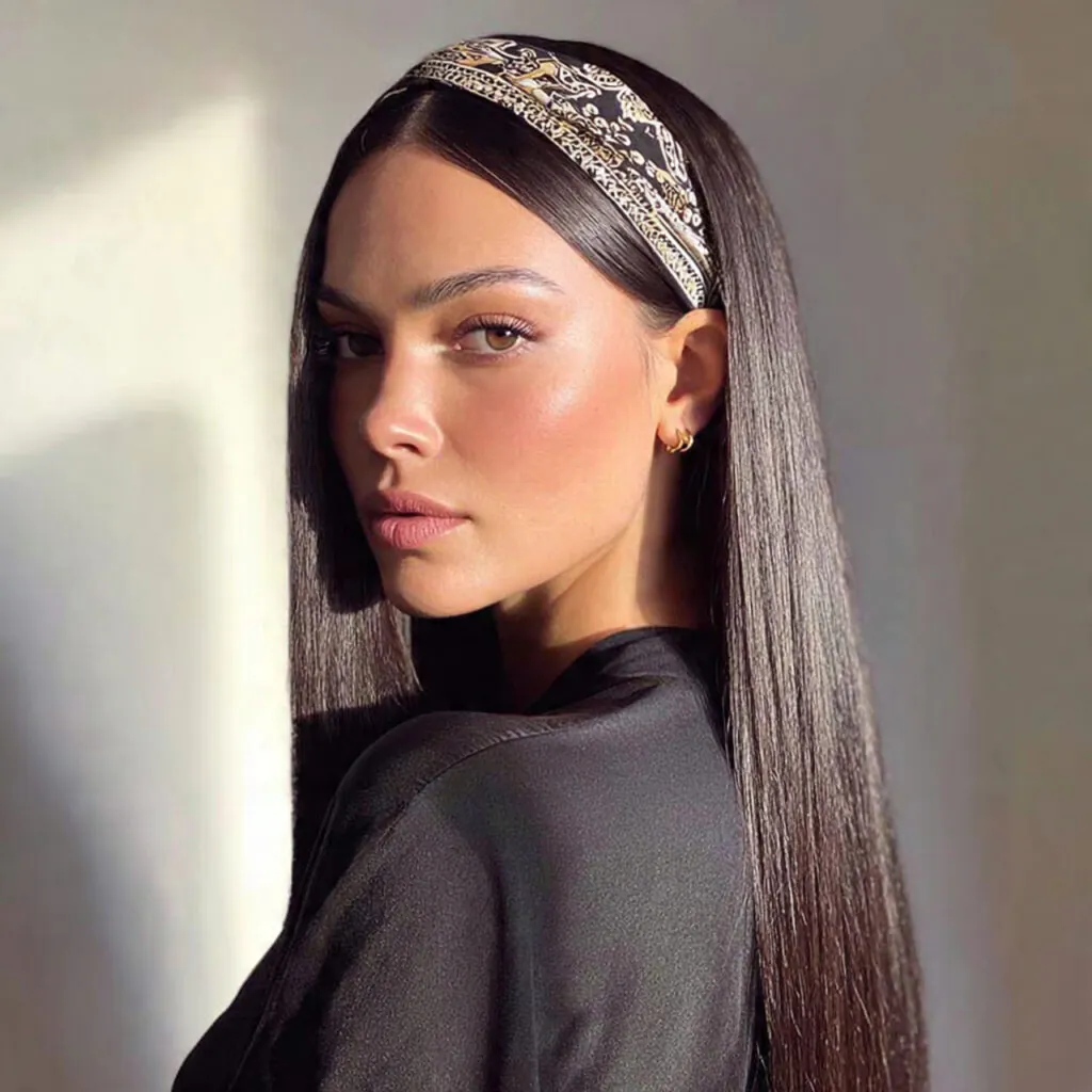 13 Bandana Hairstyle Ideas That Make Any Bad Hair Day Look Planned 12 sleek straight hair with a bandana crown
