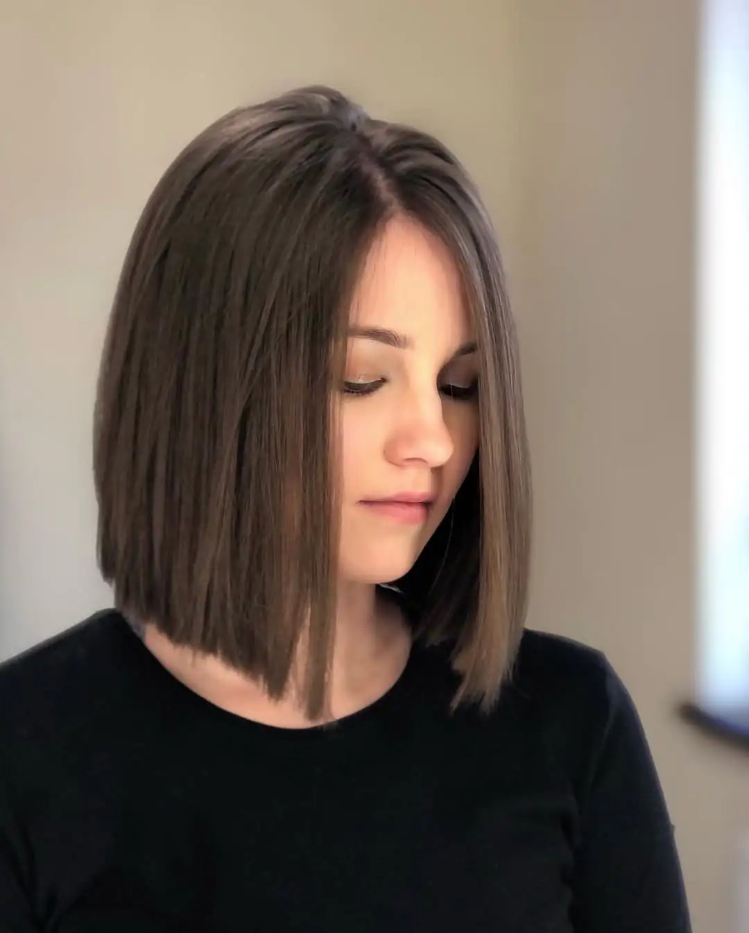 14 Shoulder-Length Hairstyles Ideas That Will Instantly Upgrade Your Look (Yes, Even on Lazy Hair Days) 6 Curtain Bangs + Lob Combo