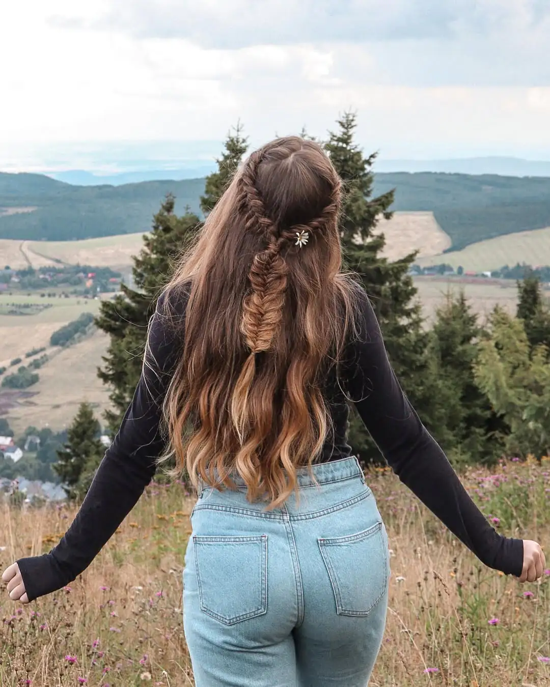 15 Cool Hairstyles Ideas That Will Instantly Upgrade Your Look (Yes, Even on a Lazy Day) 15 Fishtail Braid