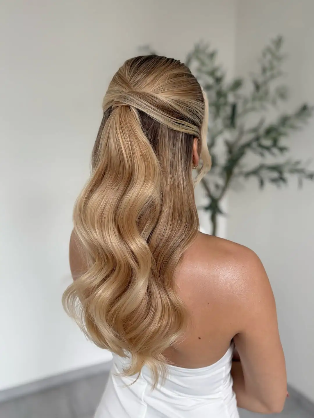 14 Shoulder-Length Hairstyles Ideas That Will Instantly Upgrade Your Look (Yes, Even on Lazy Hair Days) 12 Half-Up Half-Down Style