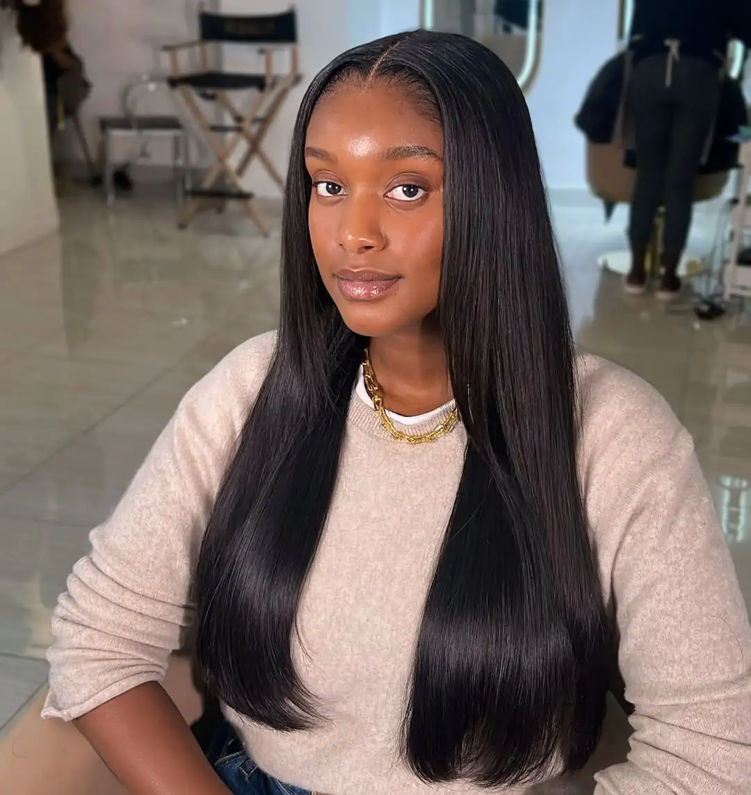 14 Shoulder-Length Hairstyles Ideas That Will Instantly Upgrade Your Look (Yes, Even on Lazy Hair Days) 5 Sleek Straight Lob