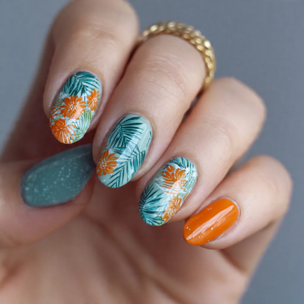 15 Hibiscus Flower Summer Nails That Are Basically a Vacation on Your Hands 7 tropical mix match nails