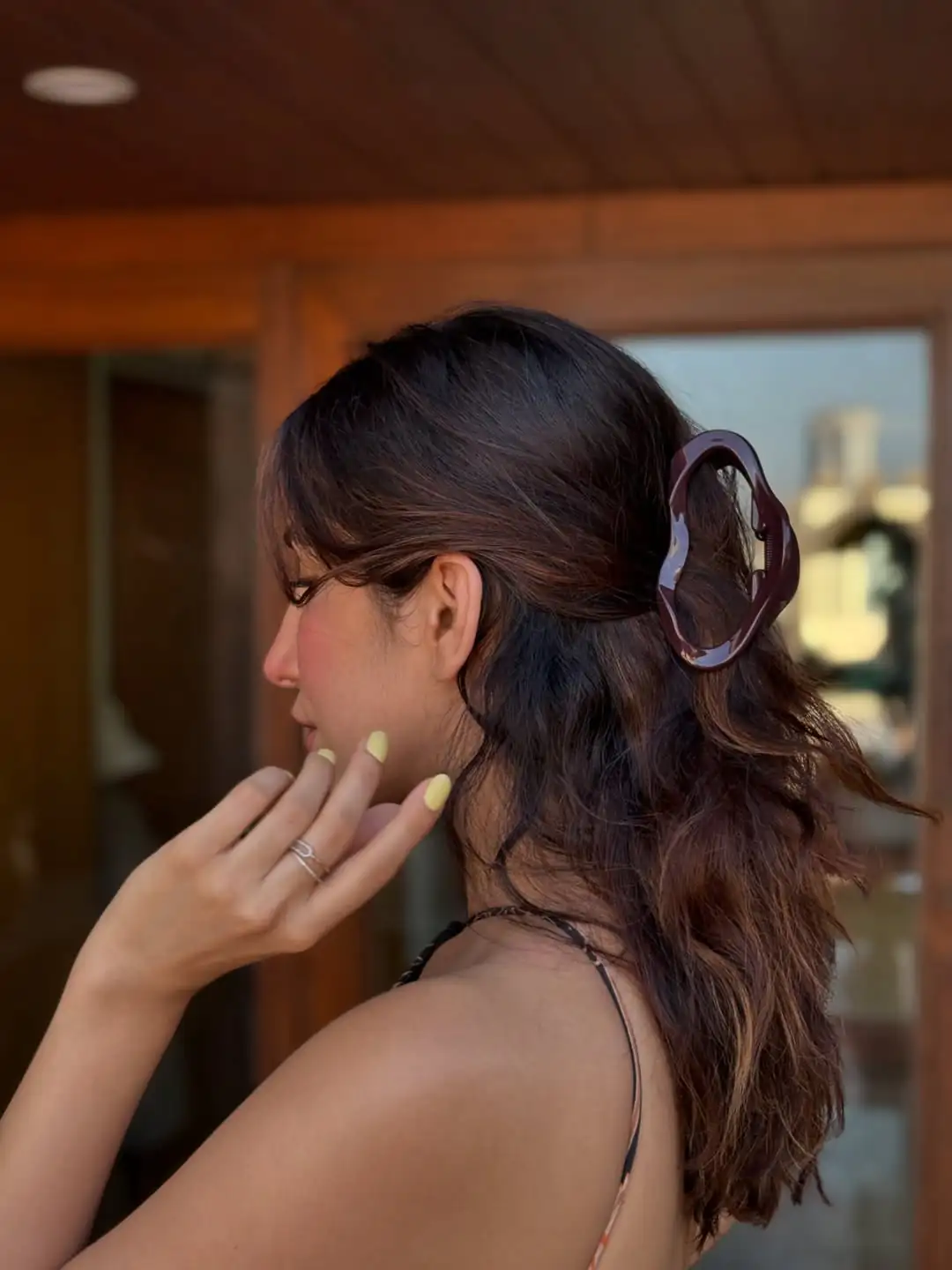 16 Pretty Hairstyle Ideas You’ll Want to Try ASAP (Because Basic Hair Is Boring) 11 Claw Clip Twist
