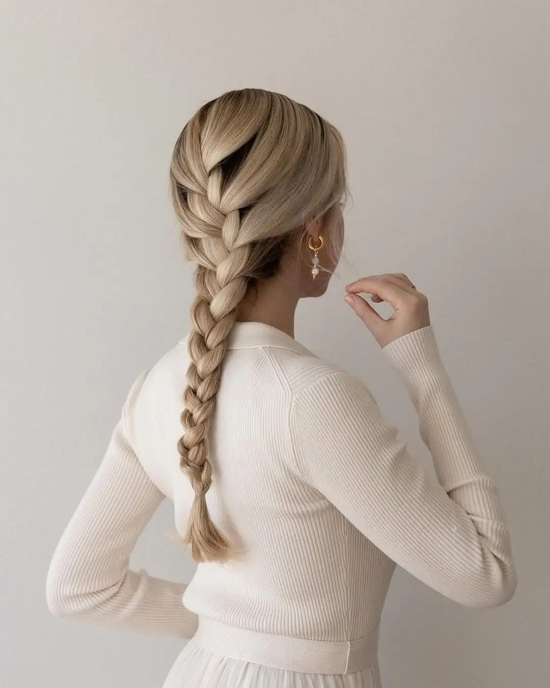 14 Braid Hairstyle ideas That Instantly Upgrade Your Look (Yes, Even on Lazy Hair Days) 3 French Braid Power Move