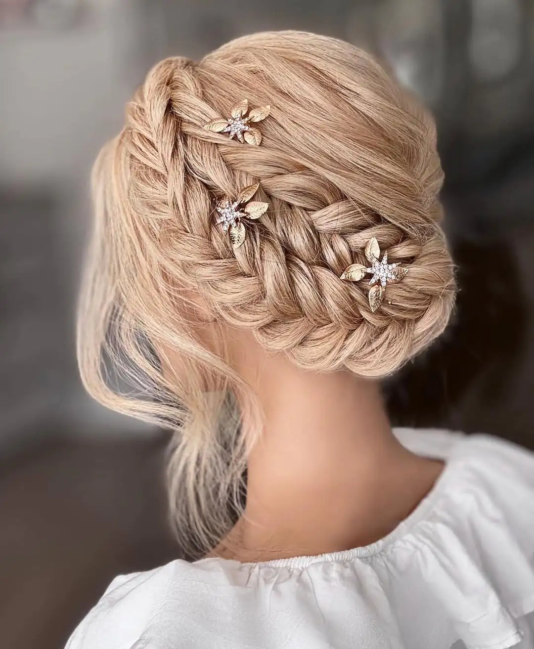 17 Curly Braided Hairstyles That Will Instantly Upgrade Your Look (Yes, Even on Lazy Hair Days) 10 Halo Braid