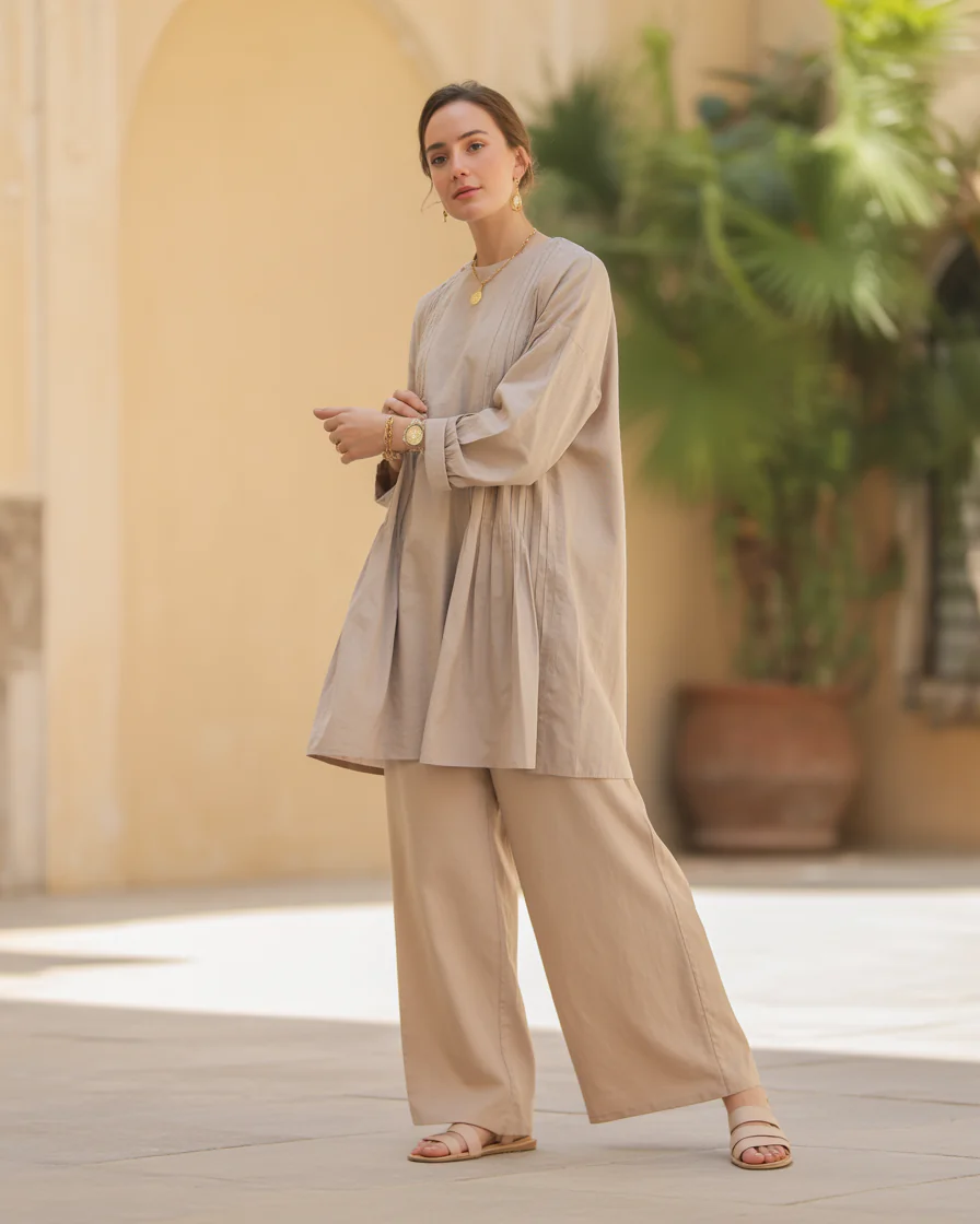 16 Eid Outfit Ideas That’ll Have Everyone Asking “Okay… Where Did You Get That?” 15 Minimal Beige Linen Look